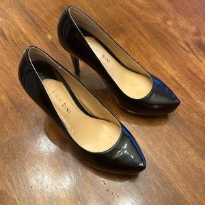 Gianni Bini Black Patent Leather heels